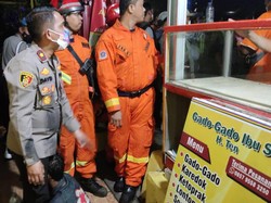 Detik-detik Pemotor Ngumpet di Gorong-gorong Usai Diteriaki Maling di Jaktim