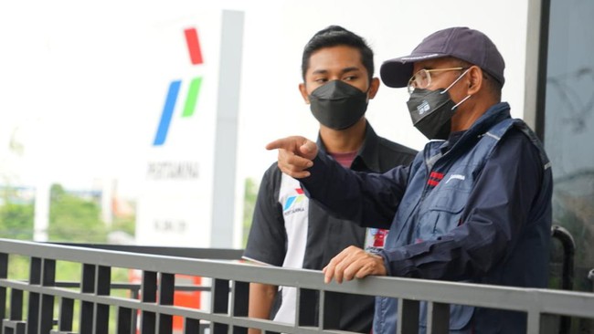 Direktur Logistik dan Infrastruktur PT Pertamina Mulyono sidak ke SPBU dan Fuel Termina Medan Group untuk memastikan kesiapan dan stok BBM di lapangan.