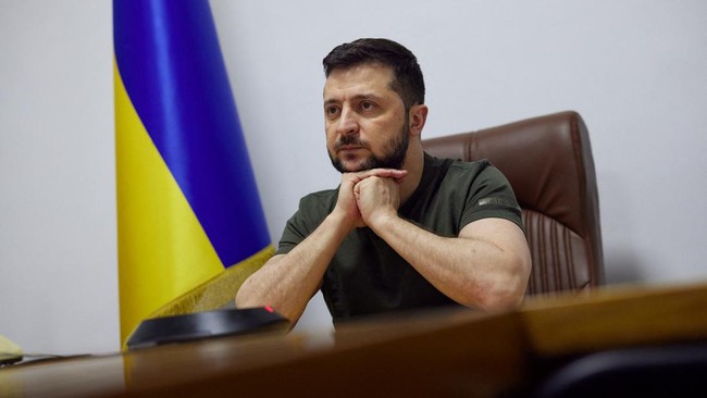 Presiden Volodymyr Zelensky berencana bertemu dengan Presiden Xi Jinping usai China menyodorkan 12 poin soal perang Rusia-Ukraina, termasuk dialog damai.
