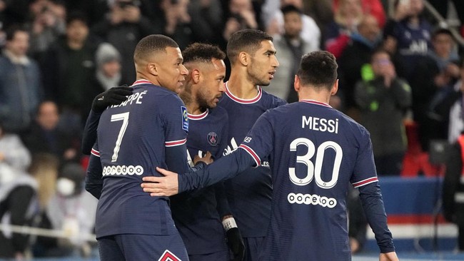 Paris Saint-Germain meraih kemenangan telak 5-1 atas Lorient dalam laga yang diwarnai gol Kylian Mbappe, Neymar, dan Lionel Messi.
