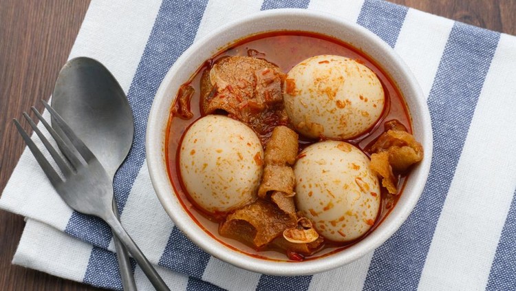 Sambal Goreng Telur Krecek, is javanese traditional food. Seasoned with chilies and spices, spicy and delicious. A popular meal during Eid al-Fitri.
