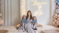 <p>Sebelumnya, Yasmine memiliki kedua putri yang bernama Seraphina Rose Sumarnaningsih Soerjosoemarno dan Sophia Ayana Dwi Sulistyowati Soerjosoemarno. Wah, sepertinya mereka sudah siap menjadi kakak perempuan. (Foto: Instagram @yaswildblood)</p>