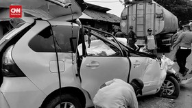 VIDEO: Minibus Angkut Pemudik Tabrak Truk Tengki di Cirebon, 6 Tewas