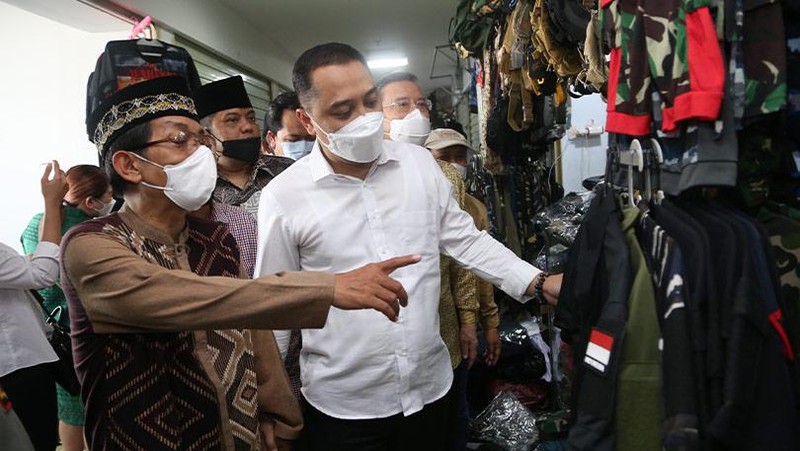 Hampir 15 tahun lamanya Pasar Turi mangkrak berhenti beroperasi sejak peristiwa kebakaran pada 2007 silam.