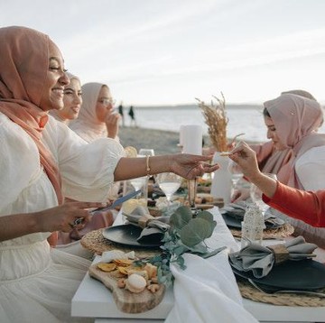 img-title Banyak Dapat Ajakan Bukber? Ini Cara Menghemat Pengeluaran Agar Nggak 'Boncos'!