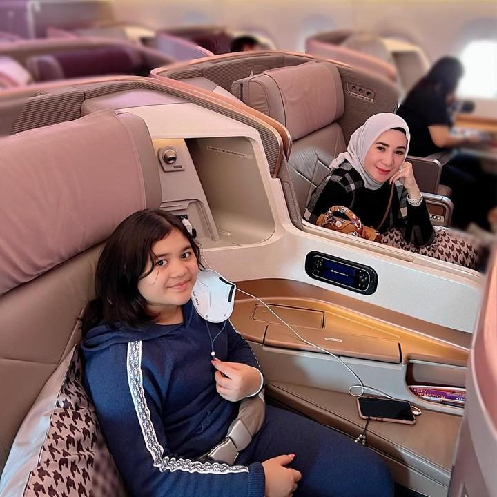 <p>Erin, istri Andre Taulany, terbang ke Amerika Serikat bersama anak perempuannya. (Foto: Instagram @erintaulany)<br /><br /><br /></p>