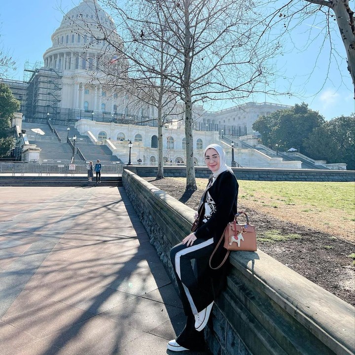 <p>Selama di sana, Erin bersama ibunda dan anaknya menikmati indahnya kota dengan musim yang cukup mendukung, yakni peralihan dari musim dingin ke musim semi. (Foto: Instagram @erintaulany)<br /><br /><br /></p>