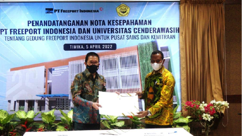 PTFI telah menjalin kerja sama dengan UNCEN sejak tahun 1996 melalui berbagai program link and match yang meliputi penelitian, magang, kuliah tamu,dan lain-lain