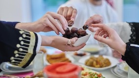 Telat Bangun Sahur, Apa yang Sebaiknya Dimakan agar Puasa Lancar?