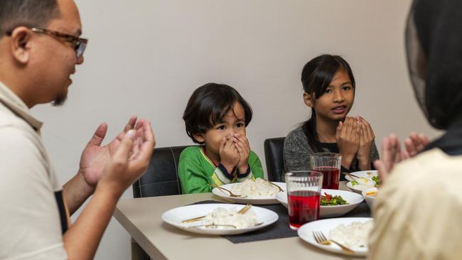 Menu dan porsi makanan saay buka puasa dapat memengaruhi berat badan Anda. Berikut rekomendasi menu buka puasa yang tidak bikin gemuk.