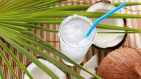 Resep Es Kelapa Madu untuk Buka Puasa, Segar dan Nikmat