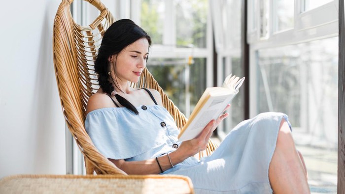 Suka Membaca, Beauties? Ini 5 Aplikasi Novel Online yang Bisa Kamu Akses Secara Gratis
