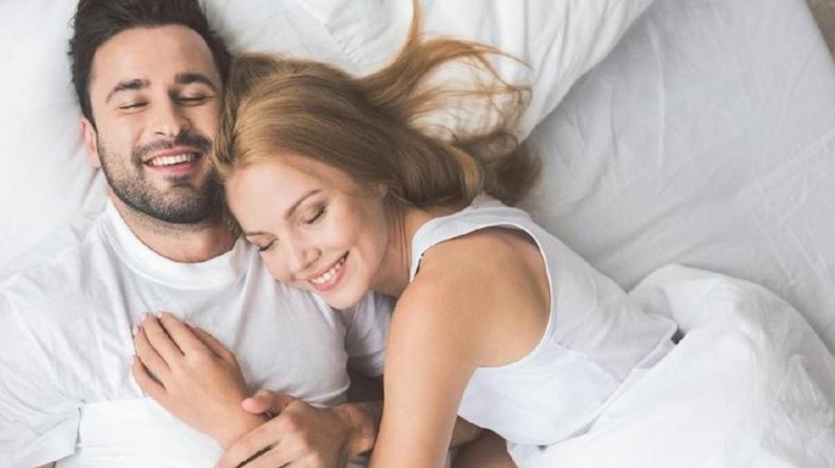 Agar hubungan seks bisa dilakukan dengan lebih menggairahkan, jangan lupa tingkatkan libido dengan tips-tips unik ini, Bunda!