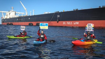 Menurut sumber, kapal Pertamina yang dicegat Greenpeace sedang disewakan ke pihak lain dan tidak sedang membawa minyak dari Rusia.