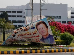 Parlemen Pakistan Dibubarkan, Krisis Konstitusi Ancam Tatatan Demokrasi