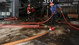 FOTO: Sisa-sisa Kebakaran Suzuya Mall Banda Aceh
