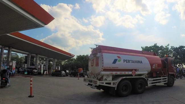 Tangki SPBU juga memiliki endapan atau biasa disebut lumpur sama halnya dengan tangki bahan bakar kendaraan.