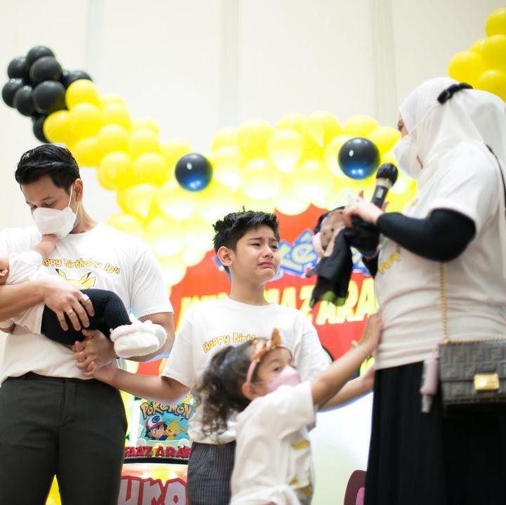 <p>Semoga King Faaz tumbuh menjadi anak yang soleh dan selalu membahagiakan kedua orang tuanya ya, Bunda. (Foto: Instagram: @fairuzarafiq)</p>