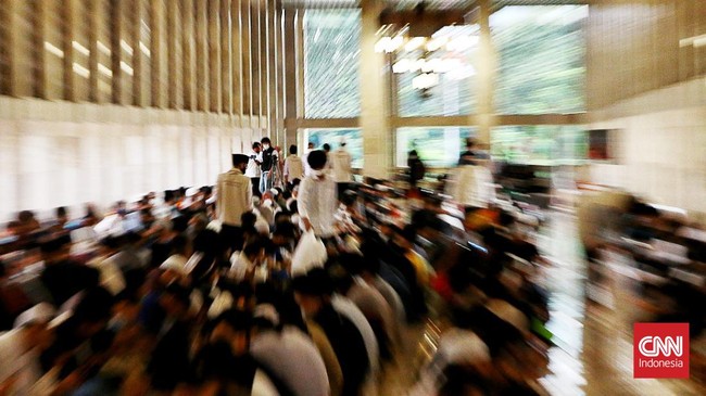 Dibandingkan 2017 silam sebesar 3,2 persen, pada survei terbaru dirilis LSI Denny JA mengatakan publik pro syariat Islam telah mencapai 12,5 persen.