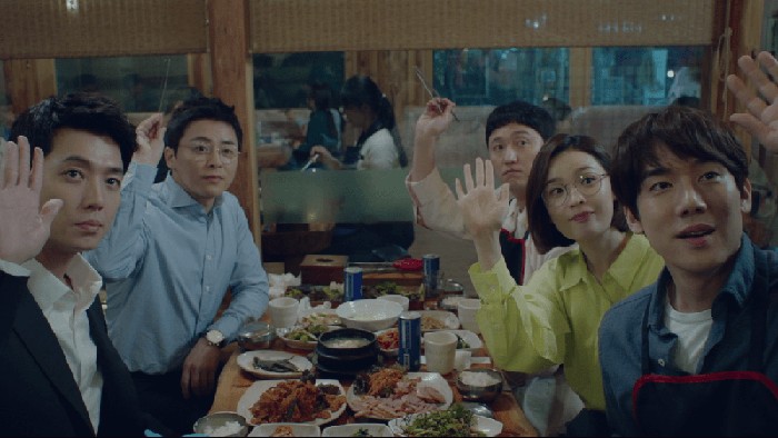 Lebih Memilih Buka Puasa di Rumah, 4 Zodiak Hemat Ini Paling Jarang Ikut Acara Bukber