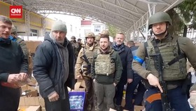VIDEO: Presiden Ukraina Kunjungi Bucha Yang Hancur Usai Diinvasi Rusia
