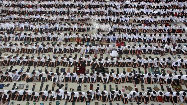 FOTO: Tadarus Berjemaah di Pesantren Ar-Raudlatul Medan