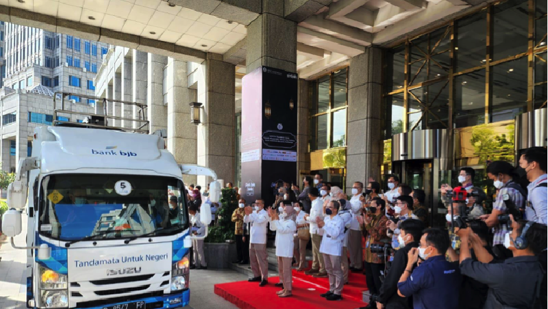 PT Bank Pembangunan Daerah Jawa Barat dan Banten Tbk (bank bjb) mendukung penuh Bank Indonesia (BI) dalam menyediakan kebutuhan uang rupiah baru saat Ramadan