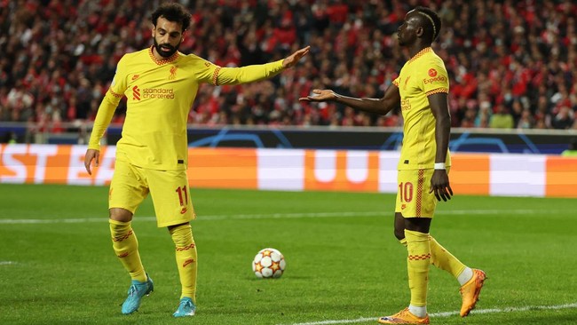Mohamed Salah mengenang momen persaingan antara dirinya dengan Sadio Mane di Liverpool.