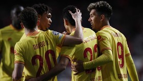 FOTO: Liverpool Perkasa di Markas Benfica