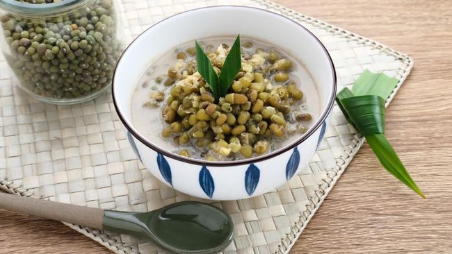 Makanan yang bergizi dapat menjaga produksi ASI tetap lancar selama berpuasa. Berikut 7 ide menu buka puasa untuk ibu menyusui.