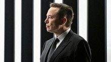 Guyon Elon Musk Respons Isu Pelecehan Seksual Pramugari