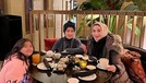Erin Taulany istri Andre Taulany dan anak bungsu jalani puasa ramadan di Amerika&period;