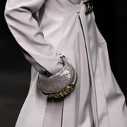 Mengenal Fendigraphy, Tas Unik Terbaru Fendi yang Jadi Favorit Katy Perry