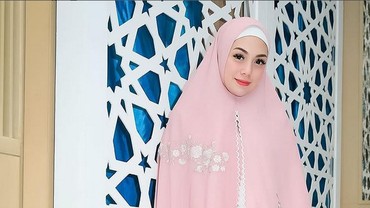 Berkeyakinan Katolik, Celine Evangelista Ajarkan Anak Belajar Puasa