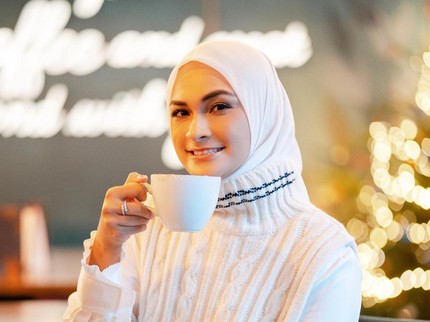 Futri Zulya Savitri yang Gugat Cerai Anak Amien Rais Baru Rilis Koleksi Layangan Putus