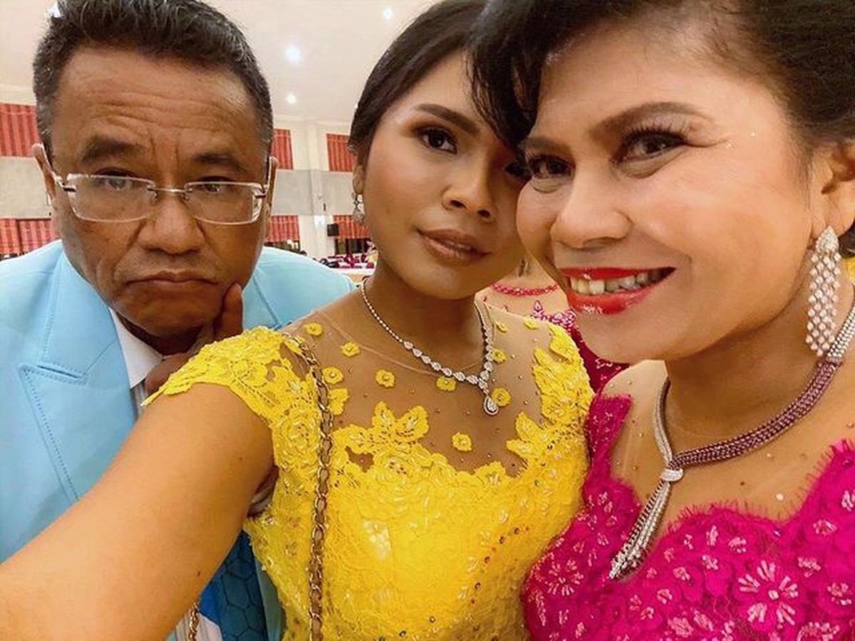 Hotman Paris dan Istri