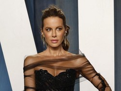 Jawaban Jason Momoa Usai Disebut Pacaran dengan Kate Beckinsale