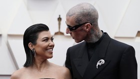 Disarankan untuk Kourtney Kardashian, Menelan Sperma Bisa Bikin Hamil?