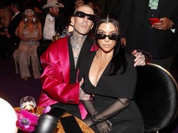 Sempat Jalani IVF, Kourtney Kardashian Sukses Hamil Anak Pertama dengan Travis Barker