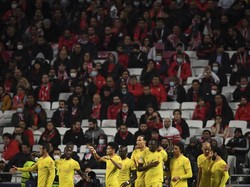 Suporter Benfica Bikin Liverpool Kesulitan