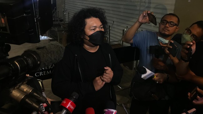 Kabid Humas Polda Metro Kombes E. Zulpan menyebut penyidik juga akan menggali apakah Marshel Widianto turut menyebarkan konten pornografi Dea Onlyfans.
