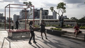 FOTO: Menikmati Lanskap Ibu Kota dari Sky Deck Sarinah