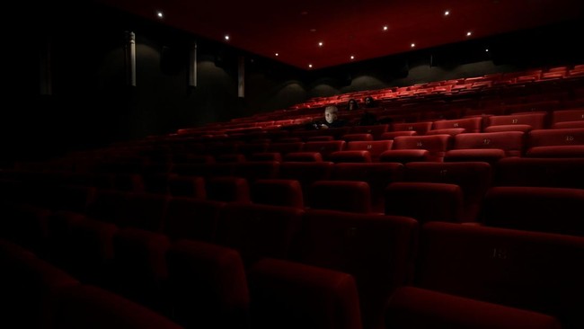 Grup Cineworld sedang bersiap untuk mengajukan permohonan bangkrut ke pengadilan akibat utang Rp71,4 triliun dan gagal pulih dari tekanan covid.