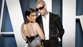 Perjalanan Cinta Kourtney Kardashian dan Travis Barker hingga Nikah