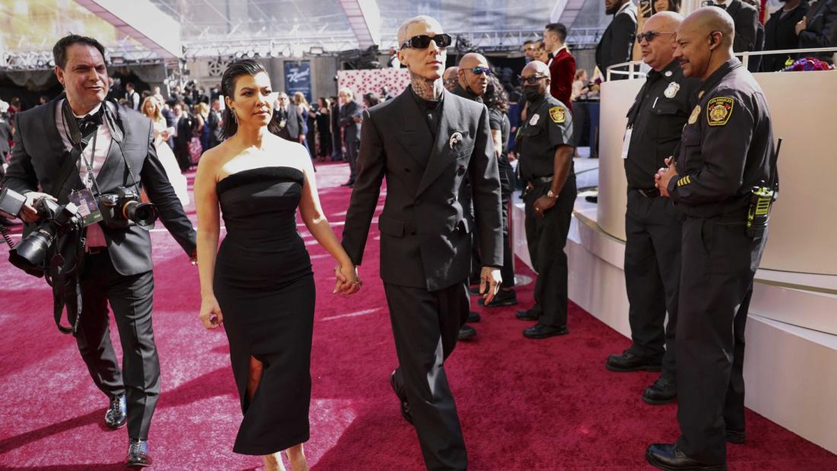FOTO: Kemesraan Kourtney Kardashian dan Travis Barker Sebelum Nikah