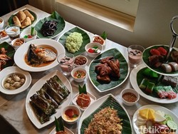 Buka Puasa Nikmat dengan Suguhan Menara Takjil hingga Gulai Kepala Ikan