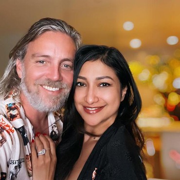 7 Potret Si Seksi Rahma Azhari dengan Suami Keturunan Artis Hollywood