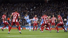 Atletico Pakai Formasi Tak Wajar 5-5-0 Lawan Man City