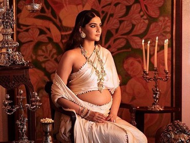img-title Hamil Anak Pertama, Sonam Kapoor Perlihatkan Meternity Shoot