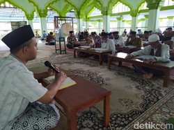 Khidmatnya Semakan Al-Quran di Masjid Agung Magelang